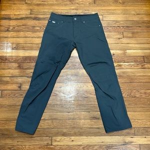 Kuhl Revolvr. Sized 32x32. Charcoal grey.